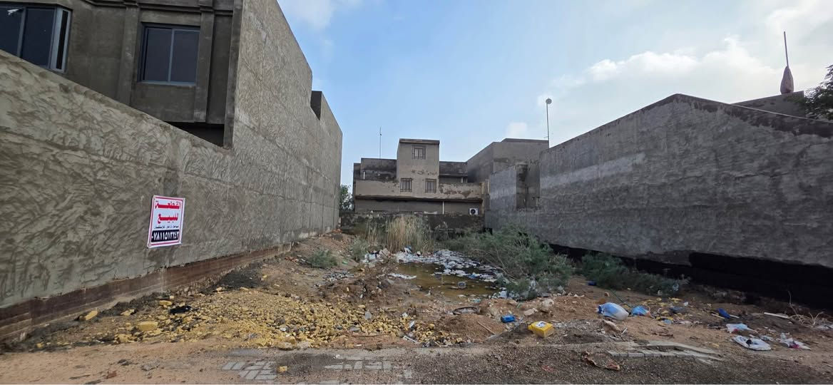 قطعة ارض للبيع 
حي النفط -شارع البانزين خانه ثاني فرع على اليسار 
المساحة 450 متر
رقمها 21/20 مقاطعه ٥ ام التلول 
مقابلها ساحه فارغه
بأسمنا حره غير مطلوبه وجاهزه للتحويل
للتفاصيل والاستفسار ***********
*********** السماوا, المثنى
