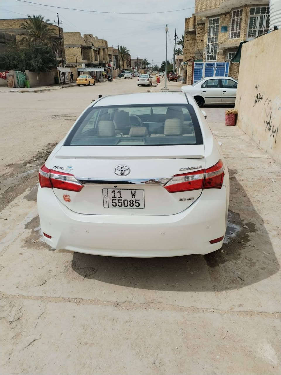 سلام عليكم
كورلا ١٤ خليجيه للبيع سياره فول موصفات 
بصمه .فتحه .تحكم ستيرن .حساسات امامي خلفي 
ماشيه ١١٠ 
سياره جديده ومكفوله 
***********
