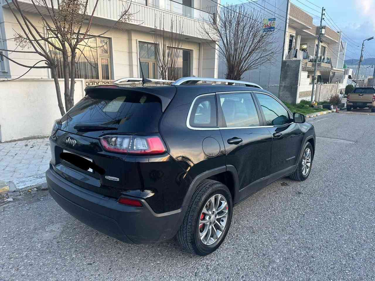 سلام عليكم سيارة جيب شيروكي بيها أربع قطع ونص صبغ، موديل 2019، رقم أربيل سعرها 100 ورقة، واللي شراي يتواصل وياي حصراً عن طريق الواتساب

*********** كركوك, العراق
