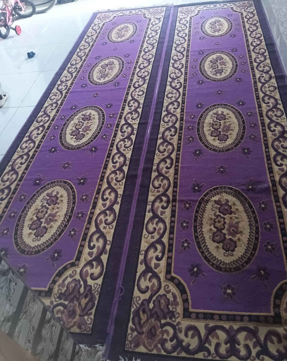 جربايه تسكام قوية كلش تكفي الحد عمر 9 سنوات قياس طول 160 العرض 90 مع الدوشك سعره 50 قفل 
مدات كاشان الاصلي قياس العرض متر والطول 5 أمتار سعرهن 40 
طبله قطرها 80 سعرها 15
الديوانية حي جامعه 
***********
