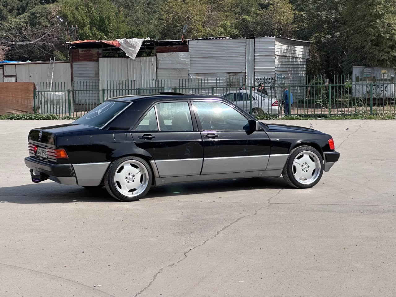 للبيع مارسيدس 190 طيارين موديل 1992 اصل 

اخوان هاي السياره مزوده بل كامل اقره التفاصيل 

سياره عليها محرك 320 غواصه في سكس كامل

كير عادي سبورت سياره صاروخ شلعه ومعدل تخبل 

اكسل قفل 8 براغي تمشي 160 رونك 3 مرتاحه كلش 

تبريد غواصه منضومه بل كامل جديده تبريد ثلج شرط

بصمه تشغيل بلادي ريمونت بصمه بلادي كيجات شغاله

تخم ويل كب تو سايز اي ام جي 17 ويا تخم تاير نكسن اصلي

سيارت كلش قويه وحلوه والف عافيه علي ياخذها متعوب عليها

محرك كير كهربائيات تبريد صدرين تاير ويل كله جديد وكله مكفول
سياره كهربائياتها شرط واير جطل ماكو بيها كلها بلادي وكلوب نقص ما بيها 
السعر 55 ورقه وبي مجال للشراي العنوان بغداد حي الجامعه للستفسار اتصل *********** سياره رقم اربيل بسمي بغداد, العراق
