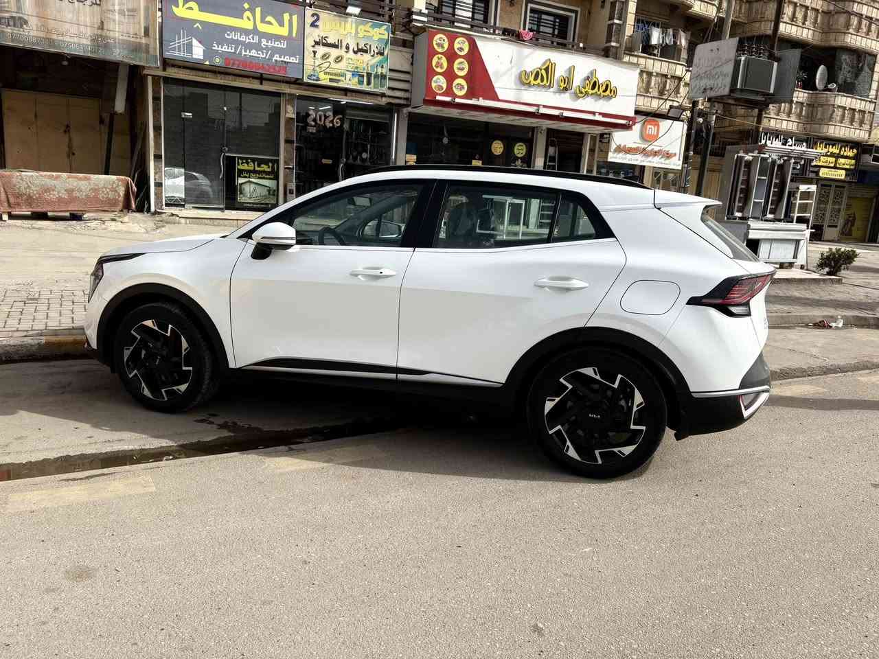 السلام عليكم كيا سبورتج 2025 فول  موتصفات بانورامة مري شفط كشن كهرباء +تدفائه جنطه كهرباء حساسات اماميه خلفيه ماشيه 22الف مكفوله كفاله عامه بغداد السيديه السعر 247 بيهة مجال بسيط 
***********
