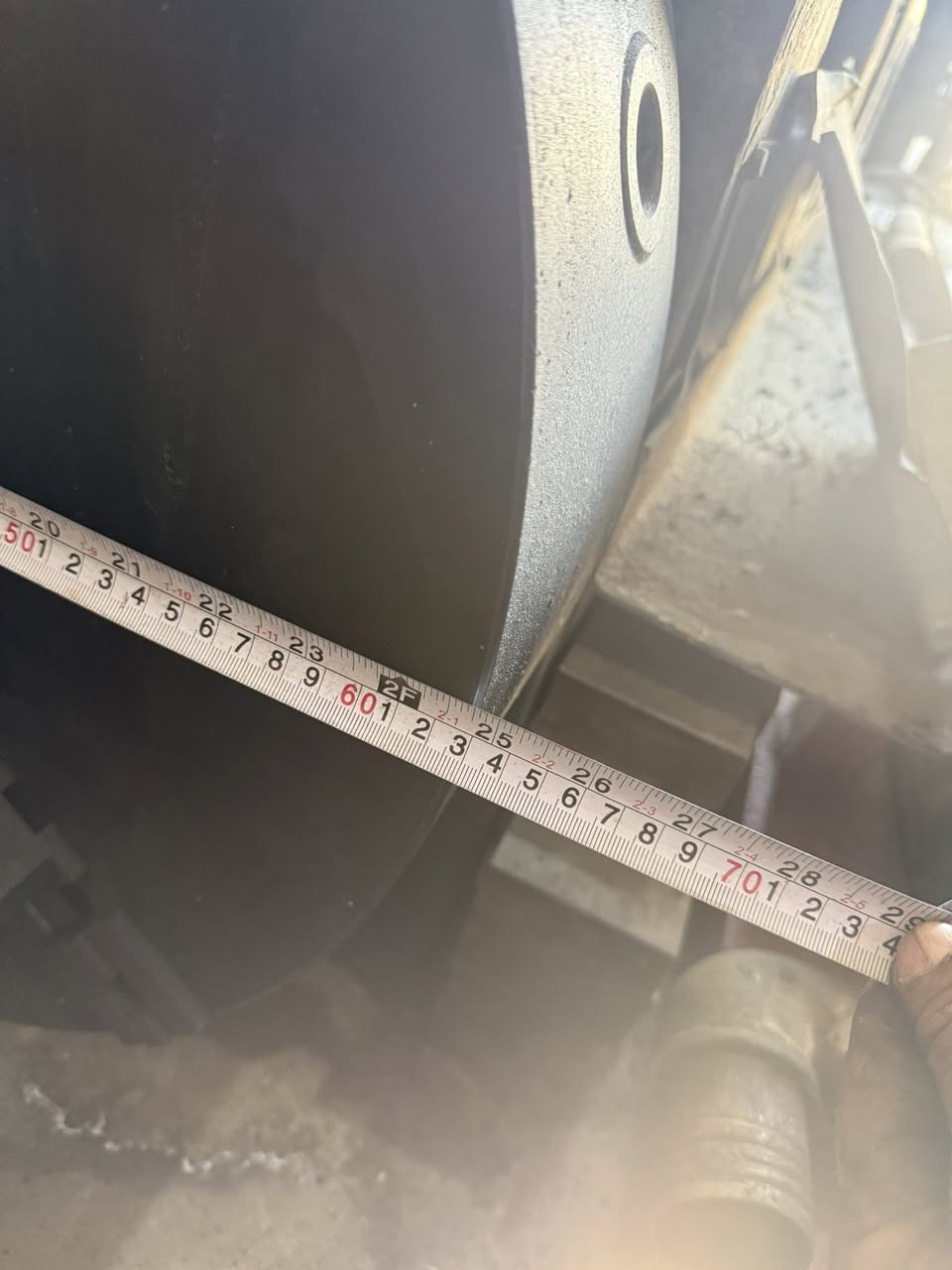 السلام عليكم
عينه ثلاثيه 25انج 
فتحته البطن 10انج 
بافتات براغي 
وبيه تطوالات تلزم قرص 150سم 
وبيه تخم بافتات عكس 
عينه جديده 
المكان النجف حي الحرفيين 
للاستفسار 
***********
