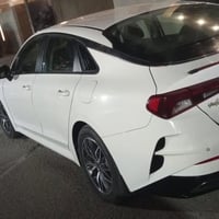 K5 موديل ٢٠٢١ خليجي بيها ضربه بالباب الخلفي والداير مال جاملغ   ماشيه ...