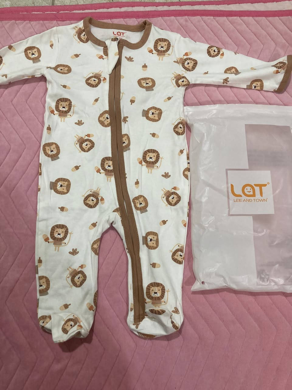 Lee And Town
ماركة استرالية خامة فد شي راقي كلش
قطن 100‎%‎
3 قطع 
السعر 18 شامل التوصيل


**إذا كنت صاحب هذا الإعلان وتريد حذفه لأي سبب، رجاءا أرسل رسالة إلى الدعم الفني**