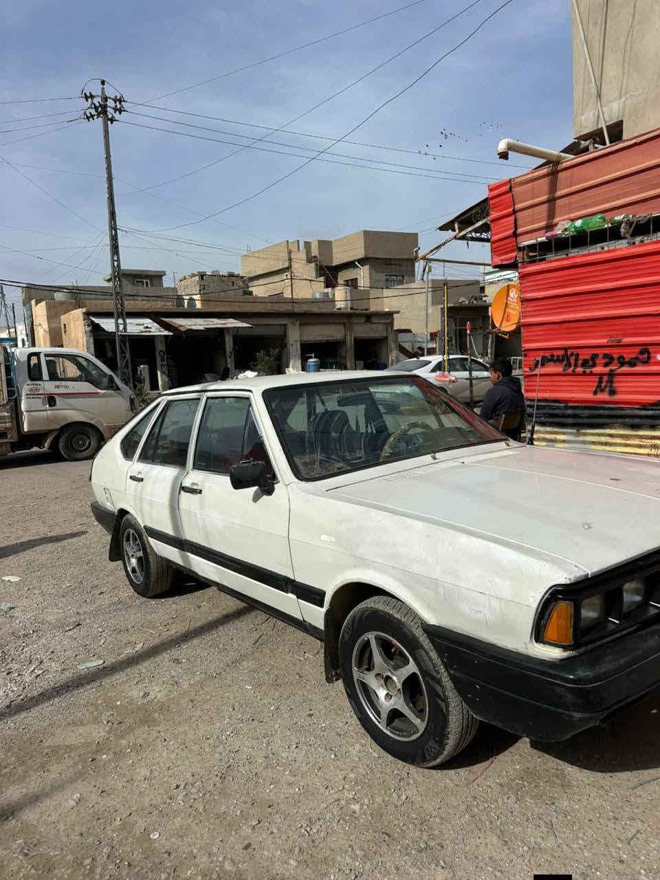 من بعد السلام
سياره برازيلي 85 
كير محرك جيتا ونشاط فول
صدر وتايرات جدد 
كهربائيات كله شغاله
حجم18
السياره بلاديه بيها بس الباب السكن والوراه بيهن رش خفيف واضح بالصوره 
للاستفسار الاتصال ب ***********
#ادمن_وافق
