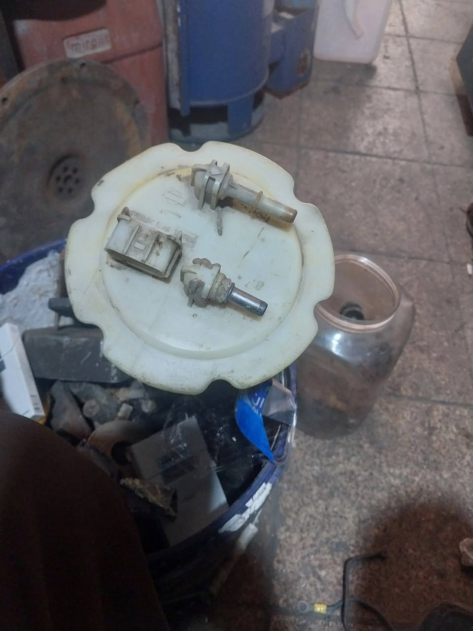 للبيع قاعده سني يابني اصلي السعر٥٠ 
الف بي مجال ***********
