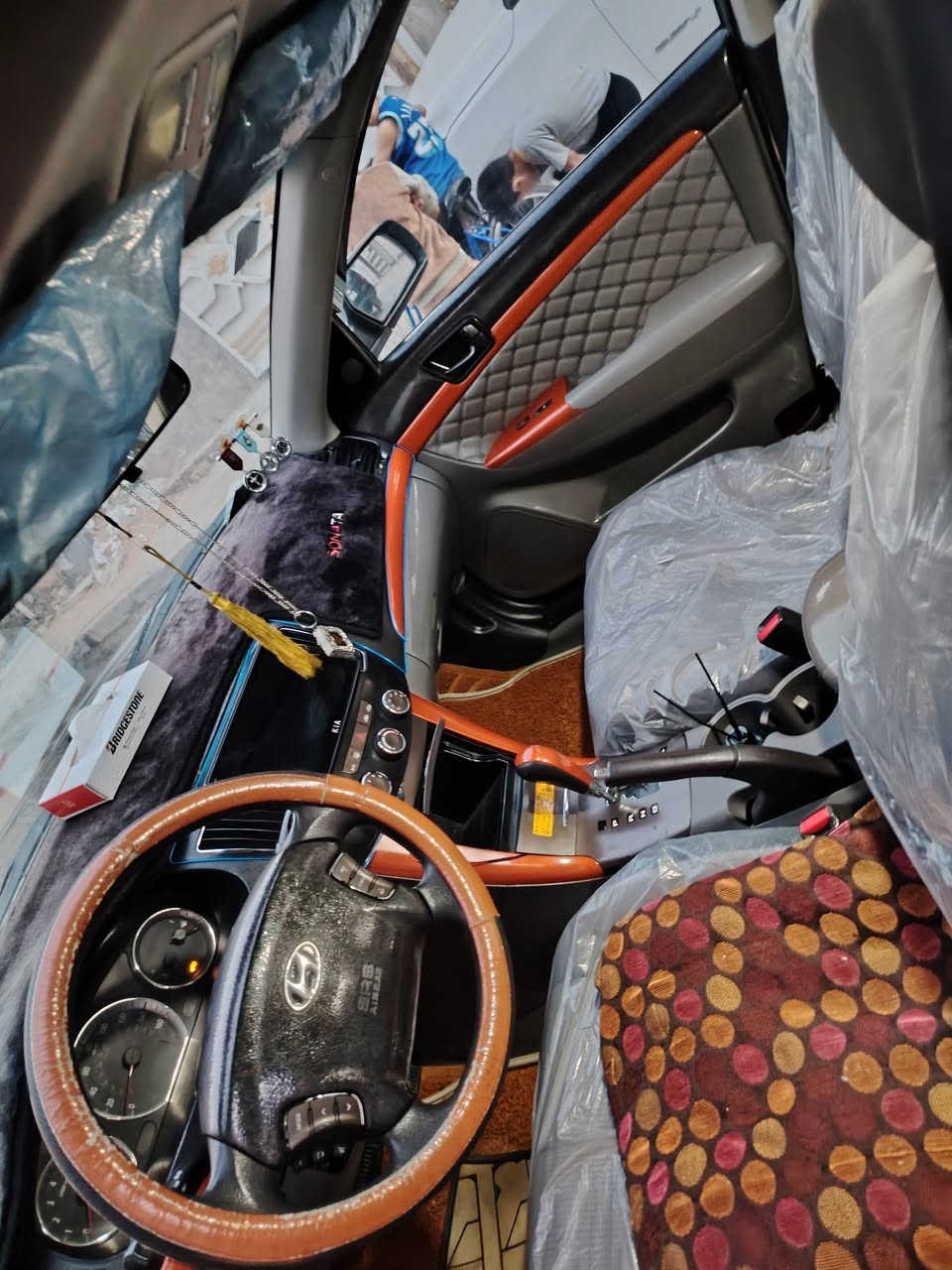 سلام عليكم سوناتا 2009 وارد امريكي سياره جاهزه كير مكينه تبريد صدر امامي خلفي  رقم انكليزي مري شفط  جاهزه مجهزه تجي وشوف بعينك  ظرر نص جاملغ ونص باب  صايره ظربه بنصهن يعني الباقي كله بدون ظربه بيه شي بسيط صبغ بس بيع حزام  وكشره كبال عينك بصور كله واظح ***********  سعر ١٠٥ وبيه مجال بغداد الشعله
