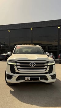 لاندكروز 2024 VX ساز اصلي بضمان  فووول مواصفات مغلفه PPF اصلي ضمان ماش...