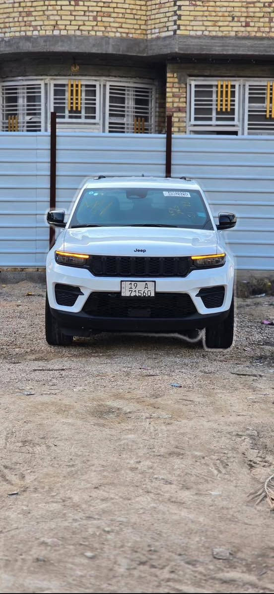 جيب كراند شيروكي لاريدو2024  للبيع  5 راكب .  

حادث دعاميه  بدون ايرباك 

                

المحرك : V6.  3.6L . 

العداد : 60.000 mi      

المواصفات :               

4x4

   * قيادة ذاتية عند المنعطفات. 

* رادار امامي مع مانع تصادم . 

* تحذير الخروج عن المسار . 

* مستشعر نوم السائق مع نظام التوقف الآلي 

* تحذير النقطة عمياء

* شاحن موبايل وايرلس 

* ⁠تبترونيك كير بالستيرن

* ويل كب بلاك توب قياس 20 انج ..  

* كاميرة . 

4x4

* المصابيح الأمامية زنون 

* دخول ذكي. . 

* تشغيل عن بعد .

* الصندوق الخلفيي كهربائي

* حساسا امامي 

* مكيف خلفي مع وحدة تحكم منفصلة . 

* تدفئة كشنات + ستيرن . 

* مانع تصادم خلفي 

* محدد سرعة . 

* نظام التشغيل والاطفاء الاوتوماتيكي .

* نظام بريك اوتماتيكي

السعر305وبيها مجال كلش بسيط السيارة في كربلاء

للأستفسار         ***********
