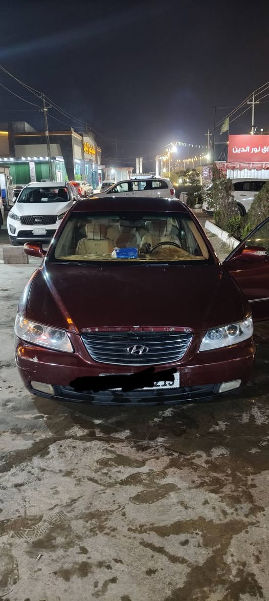 السلام عليكم
سيارة هيونداي ازيرأ 2009  رقم بغداد هزه باسمي 
السعر 78
حديده 90
تبريد فول جديد 2قطعة 
السيارة يراد ترتيب  شويه 
***********  سيارة فلوجة
