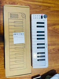 بيانو • شحن جديد • غير مستخدم