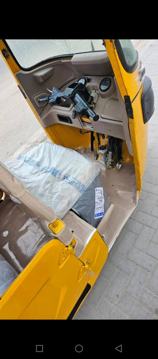 السلام عليكم تكتك باجاج  رقم وسنويه رقم انكليزي مديل 2021شهر 12   التكتك جاهزه كبل للشارع ما تذب عليه ربع دينار شغل وطلع المحرك مجفت شركه  باقي التفاصيل اتصل ***********ساكن بصره تنومه السعر 7250
