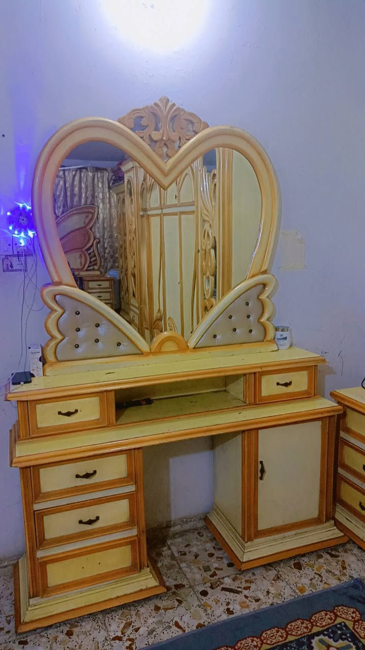 غرفة نوم خشب عراقي توصاه مشتغلينهه بمليونين ونص رايديهه بمليون نضافتهه ثمانين بلميه عوزهه بس قفاله وصبغ


**إذا كنت صاحب هذا الإعلان وتريد حذفه لأي سبب، رجاءا أرسل رسالة إلى الدعم الفني**