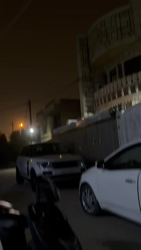 دراجه ماكس 140 كلها بلاديه برغي ممفتوح بيها بس ما عده الصالنصه فقط لحيم…
عقل رياضي ٩نمر و كابريتر جديد شدهن ثنينهن جديد…

وكفاله من ناحيه المكينه و ما شاء الله صحيح مقفوله بس ادك 120 حقيقي بوشه بلادي 

*********** مكان بغداد حي الاعلام
