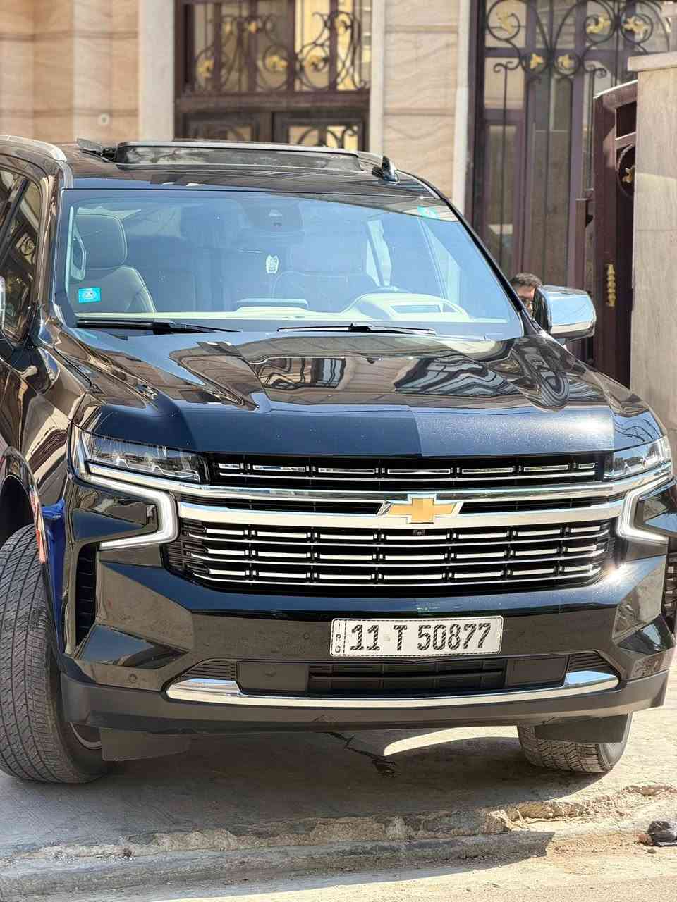 السلام عليكم
الفئة: بريمير .1

1. الموديل 2023

V8 EcoTec3 لتر 5.3 :المحرك .3

1. الممشه 57

2. ناقل الحركة: أوتوماتيك

3. نظام الدفع: رباعي (4WD)

Air Ride + Magnetic Ride Control :التعليق .8

1. عدد المقاعد: 7 ركاب (كراسي كابتن بالصف الثاني)

2. جنوط ألمنيوم 22 إنج

3. مقاعد جلد فاخرة

4. تبريد وتدفئة للمقاعد الأمامية

5. تدفئة مقاعد الصف الثاني

6. ذاكرة حفظ لمقعد السائق

7. شاشة معلومات وترفيه كبيرة

8. Apple CarPlay 9 Android Auto

Bose نظام صوت .17

1. شحن لاسلكي للجوال

2. كاميرا 360 درجة

3. شاشة عرض على الزجاج الأمامي (HUD)

4. مرآة داخلية كاميرا رقمية

5. فتحة سقف بانوراما

6. باب خلفي كهربائي

7. تشغيل السيارة عن بُعد

8. رادار آمامي

(Adaptive Cruise Control) مثبت سرعة متكيف .26

1. نظام النقطة العمياء

2. تحذير الخروج عن المسار

3. فرملة طوارئ أوتوماتيكية

4. حساسات أمامية وخلفية

5. تعليق هوائي جكات

السعر 53

للاتصال***********
