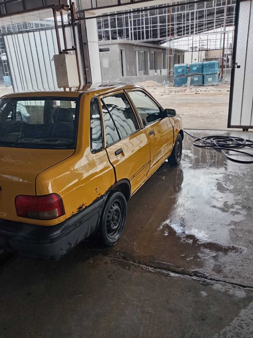 سايبه 12رقم بغداد احمر السياره جهازه كير محرك زوج تيرات أمامي راعيها موجود اوجهك ابراعيها السعر 12ورقه ***********
