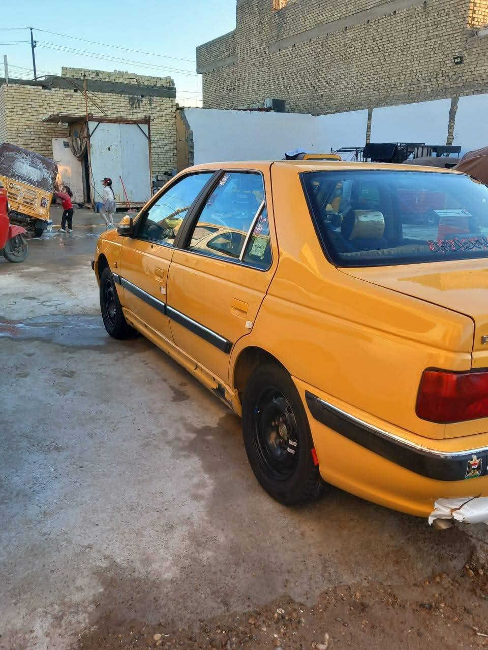 السلام عليكم
بيجو بارص 2015 كير مكينه خير من الله تخم تاير تدفه تبريد كهربايات كله شغاله. بيهه صبغ جاملغ خلفي والباقي مكفول. تحويل ثاني يوم. السعر. ٤٦. 
اتصال. ***********.
