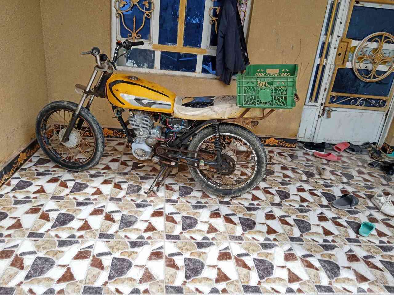 دراجه كلك لبيع مكينه مكفوله ب 200وبيه مجال ***********
