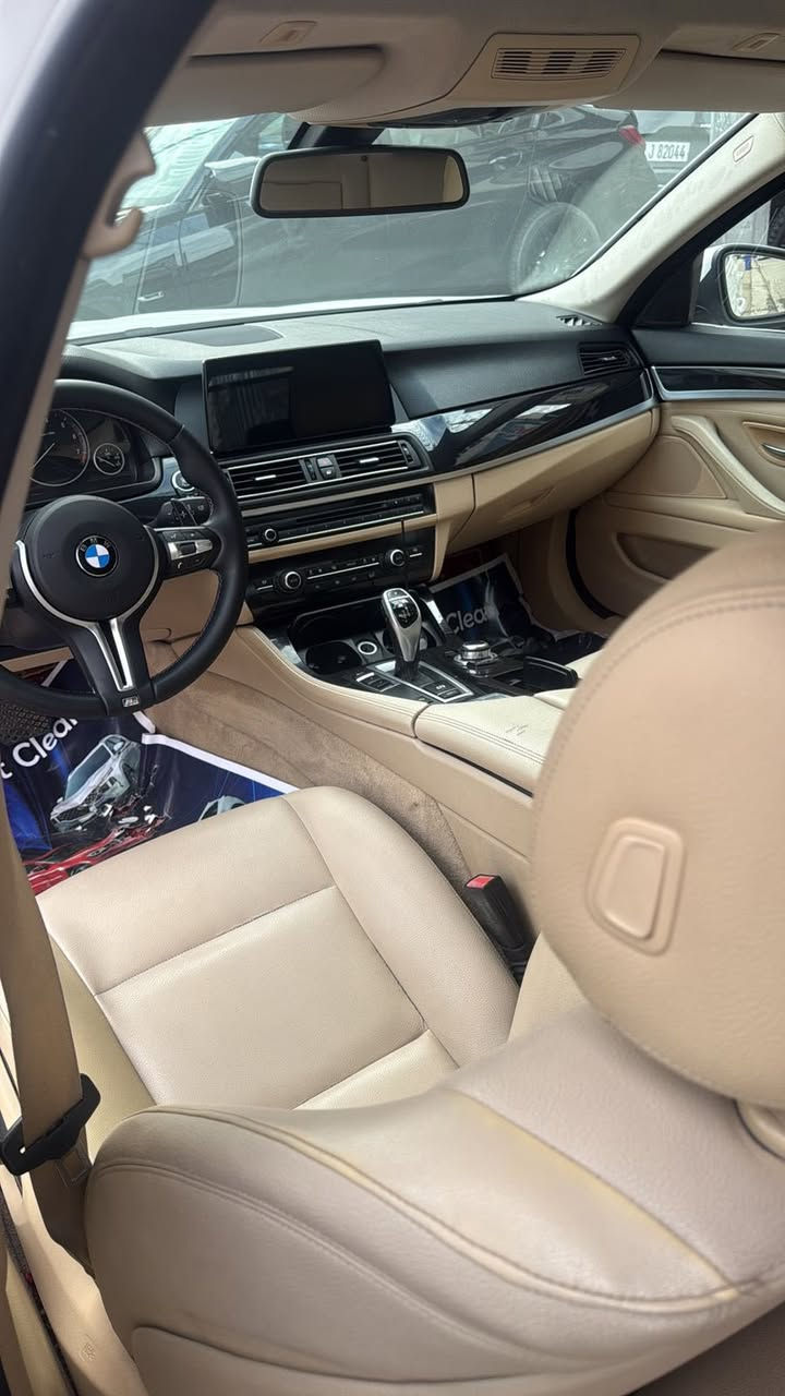 Bmw F10. 2015. 528 .
ماشيه. 100 الف 
فول. السياره. عدا البوب. شفط. 
خليجي. وكاله. عروش. 
صبغ.  بنيد جاملغ. بدون دوخل بدون ايرباك 
رقم. اربيل. سنويه. تضليل. بلادي. 
تحويل. ثاني يوم. 
بغداد  اليرموك. 
***********
