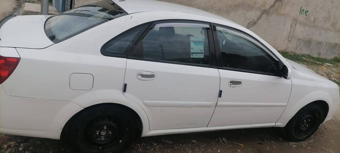 السلام عليكم 
سيارة اوبترا گير عادي موديل 2004 للبيع  رقم نينوى دولي سنويه لل 2029 صاحبها الشرعي بل موصل شرط التحويل كابون بانزين بيها محرك نضيف وگير نضيف طخم تواير جديد باتري جديد ضرر السيارة اثر تحرير موضح بل سونار شرط بدون دواخل السيارة داخلها نضيفف
السعر 67وبيها مجال 
للتواصل 
***********
***********
