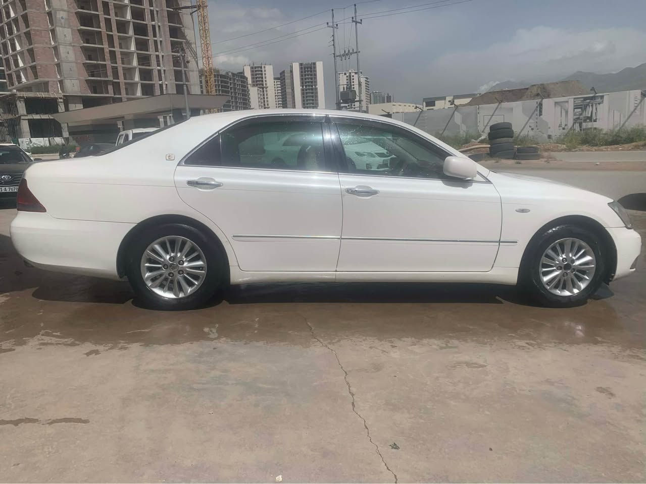 سةرةتا بةناوي خودا 
شاينةي موس 
٢٠٠٥ 
٢دوگمة 
پيشو دواي حاسةية 
كاميرة 
جلدي دوبةي 
١٨٢ گةورة بة گةورة 
تراكشن 
سوكان كارةباي ڤوليوم 
سعري ٥٧ گةلاو مةجاليكي كةم 
تيبيني 
كةڤةريكي گوراوة 
*********** السليمانية, العراق
