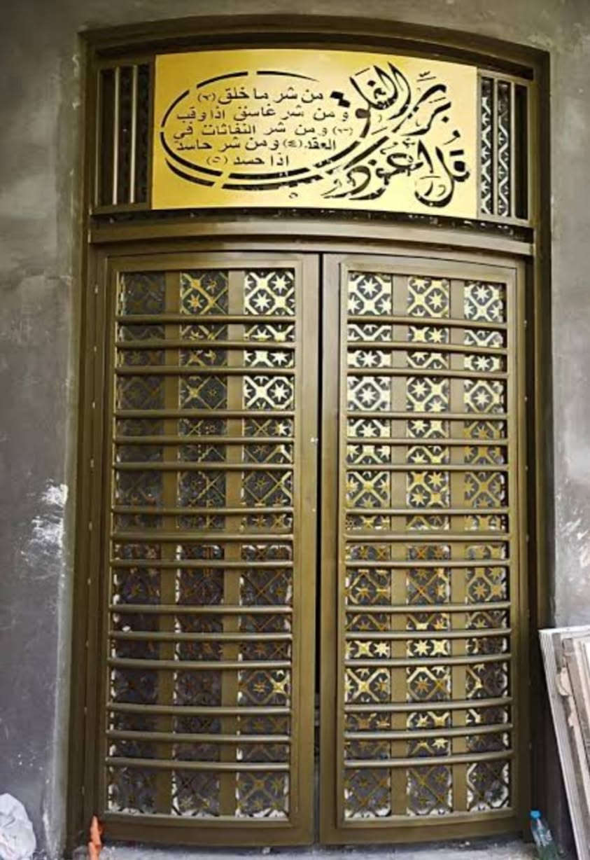 ضبغ وتنضيف البيبان والشبابيك بجوده عاليه واسعار مناسبه اتصل عليه وميكون خاطرك اله طيب  / ***********
