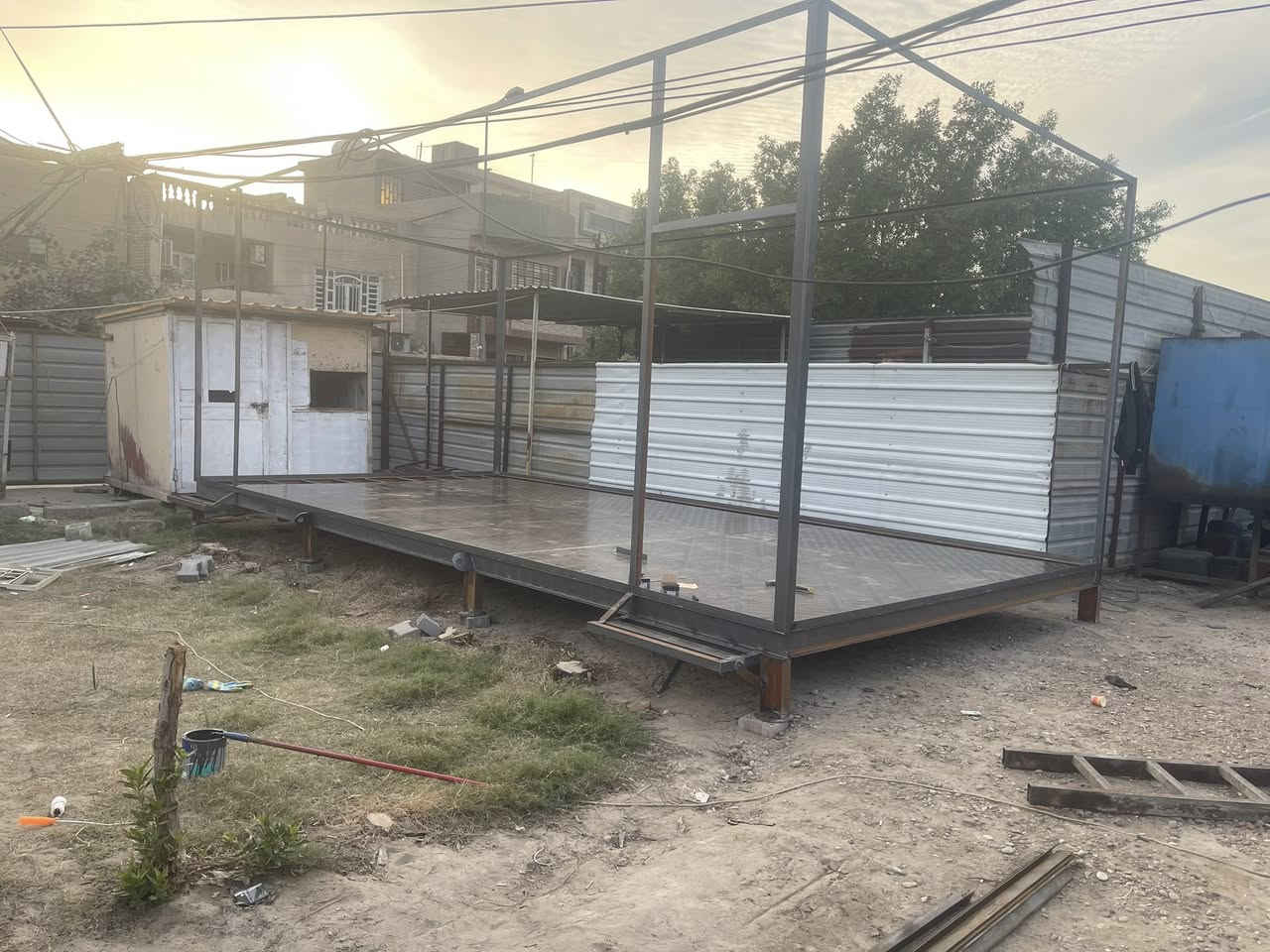 معمل الإبداع  لصناعة الكرفانات 
من السندويج بنل بمواصفات عالية الجوده 
واسعار تنافسية 27 الف فقط 
يوجد سندويج ضد الحريق 35 الف فقط
 للمتر المربع 
يشمل الابواب والشبابيك والكهربائيات 
يوجدكوادر متخصصة وذات خبرة 
في مجال تصنيع الكرفانات 
والديكورات والسقوف الثانويه سعر المتر 12 الف 

لاستقبال استفساراتكم لاتصال 
***********  يوجد واتساب
