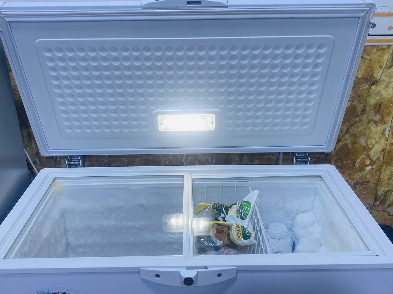 مجمده 15 قدم تجميد شوفت عينكم خير من الله سعرها 250
ثلاجه الجي حجم متوسط سعرها 150

مبرده نسمه استعمال سبوع فقط اخر ايام الصيف اجتني سعرها 275

عنواني نجف حي الهنديه 
رقمي بي واتساب 

***********
