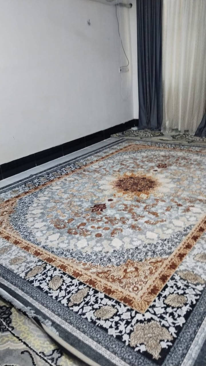 بيت للبيع في كربلاء خلف جامعة الزهراء مجاور مطبخ العتبة فرع مدرسة نور العميد كامل مكمل بناء جديد المساحة ١٦٠ متر طابقين فرع ١٠ متر تبليط انارة رصيف مجاري كهرباء خدمات فول للاستفسار الاتصال على الرقم ***********
