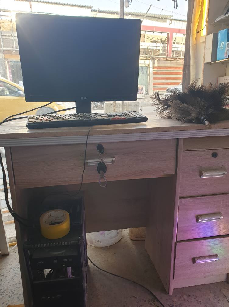 حاسبه نظيفه شغاله للبيع مع المكتب ب350وبيه مجال  فقط تحتاج شاحن(UBS تشتغل حاليا عالكهرباء مباشر
***********علاوي السماوا, المثنى
