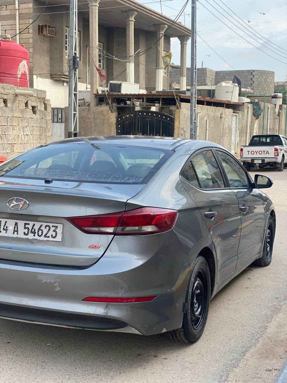 أفانتي وارد كوري 2017 رقم بصره تحويل 
السياره كير مكينه تبريد جدد 
تخم تاير نقصها حدادية تعبانه فقط 
السياره حادثها جاملغ امامي فقط بدون دواخل 
الكوري ماينكفل من الصبغ 
سعرها 118 وبيها مجال بسيط حق الجية 
او مراوس حسب القناعة 

‭***********‬ البصرة, العراق
