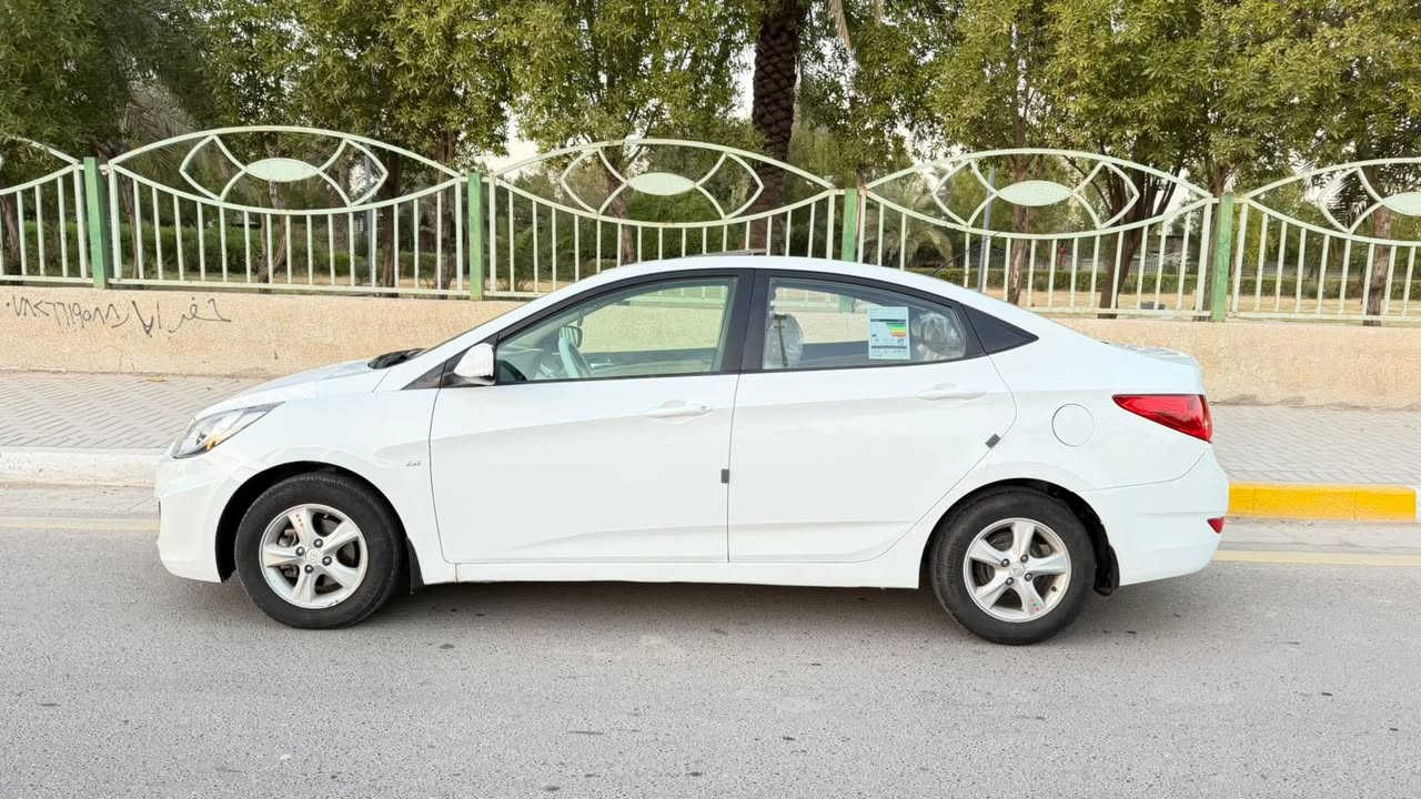 سلام عليكم من رخصة الادمن المحترم اكسنت لبيع بلو موديل2011 سيارة جاهزة من كلشي مكفولة من الصبغ والضربة مكينة 1600دوش السعر 98وبيها مجال مكان السيارة البياع الموصلات الاتصال***********
