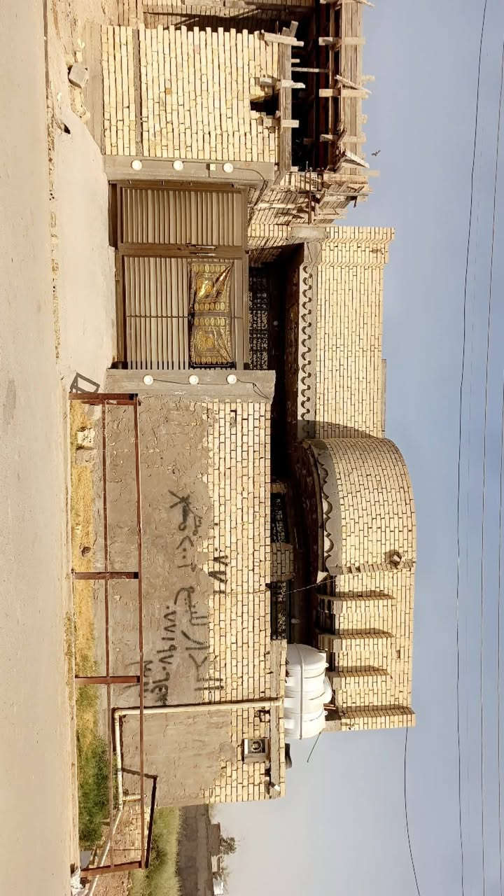 السلام عليكم بيت للبيت بالعماري بستان سامي شارع رضا عويد 200متر يحتوي ع استقبال وصاله ومطبخ منور 2  و4 غرف سويت سعر 85وبي مجال للتواصل رقمي واتساب ***********&*********** قريب من حي نصر
