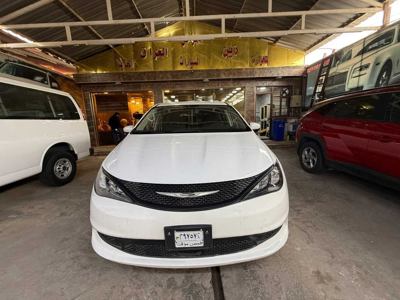 السلام عليكم باسفيكة 2023 بدون رقم حادث فقط جاملغ بدون دواخل سيارة جديدة صور الحادث مرفقة بل صور بيبان كهرباء صدوك كهرباء تشغيل عن بعد وبيهة هواي مواصفات السعر 235 ورقة وبيهة مجال رقم صاحب السيارة *********** مارد علة تعليق ولا خاص الشراي ينتصل
