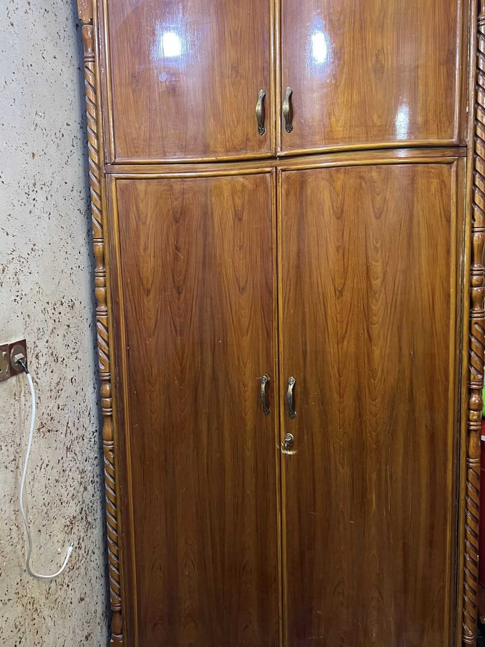 غرفة نوم للبيع مكان شهداء البياع السعر خاص ***********
