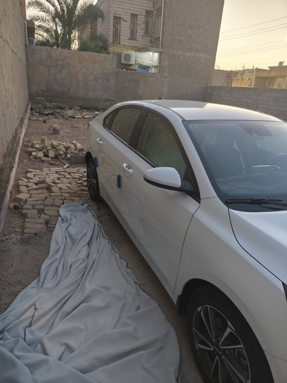 السلام عليكم ورحمه الله فورتي موديل 22 معوقين سياره حلوه ونضيفه وارد امريكي احدثها جاملغ خلفي والجنطه مبدله بلاد مكينه 2000 مكان سياره ميسان السعر 147وبيها مجال بصيط ***********
