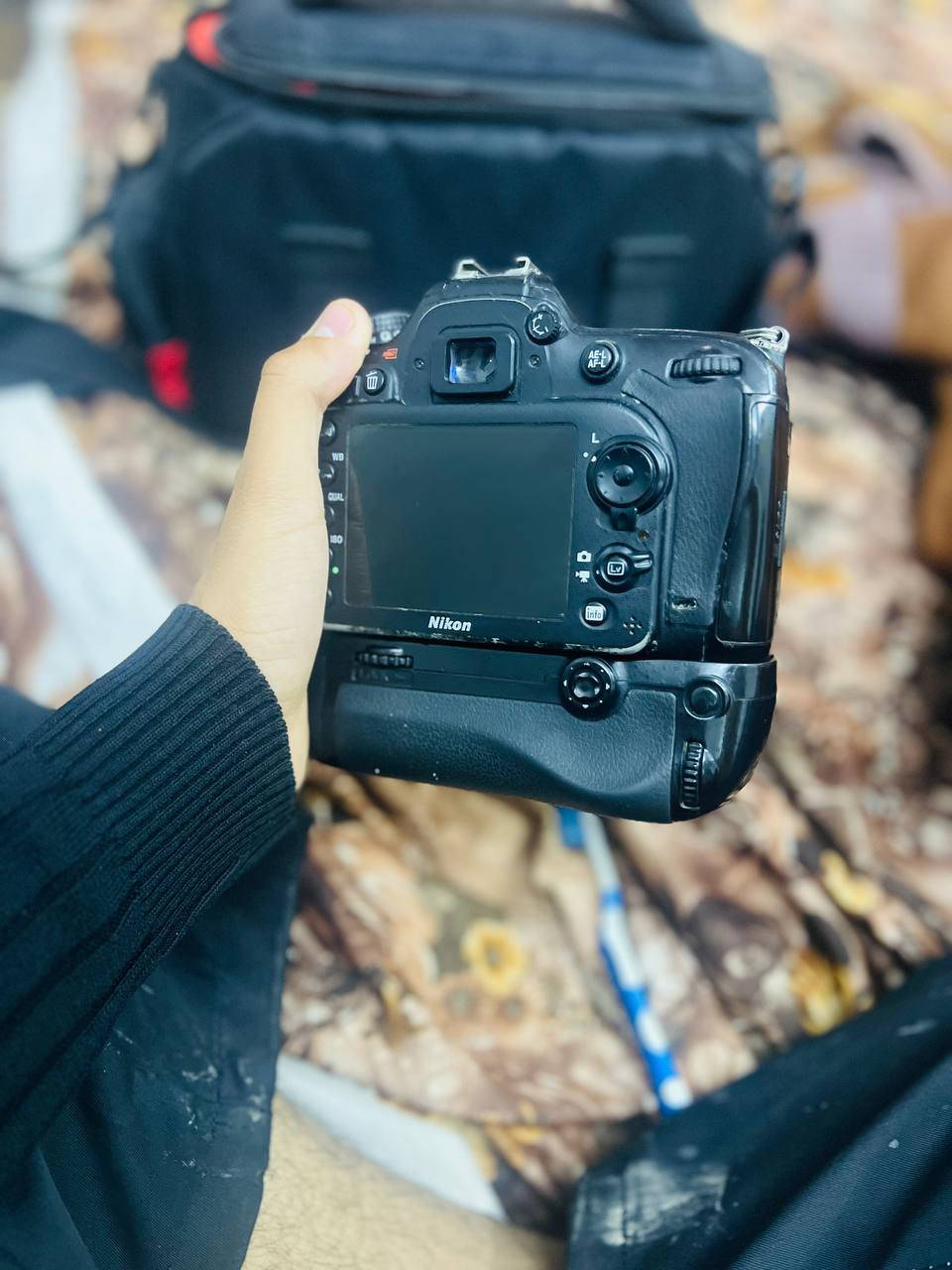 للبيع او المراوس 
نيكون 7200 مع عدسه ٧٠ ٣٠٠
ملحقاته 
جنطه حزام حافظة جلاتين جهاز نقل بطاريتين كرب شاحنه 
متوفر توصيل جميع محافظات العراق 
السعر خاص


**إذا كنت صاحب هذا الإعلان وتريد حذفه لأي سبب، رجاءا أرسل رسالة إلى الدعم الفني**