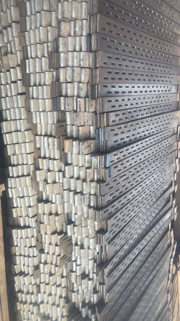 توفر فخات رباعيه جميع القياسات وكميات مفتوحه وحسب الطلب
100 سم    120سم.  150 سم
***********
***********
بغداد ساحه الطيران
توصيل جميع المحافظات
