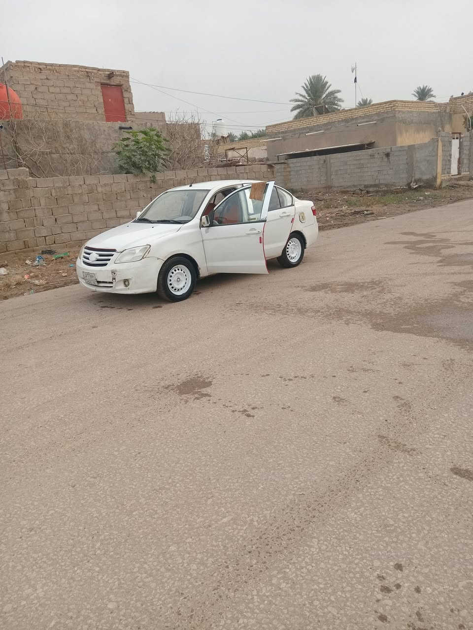 سلام عليكم اخون سياره اللبيع فاو صيني موديل 20013 رقم بغداد كير مكينه مكفول مكفوله من صبغ وضربه حداديه تخم تاير جديد.السعر 40ترهم مراوس. رقم ***********
