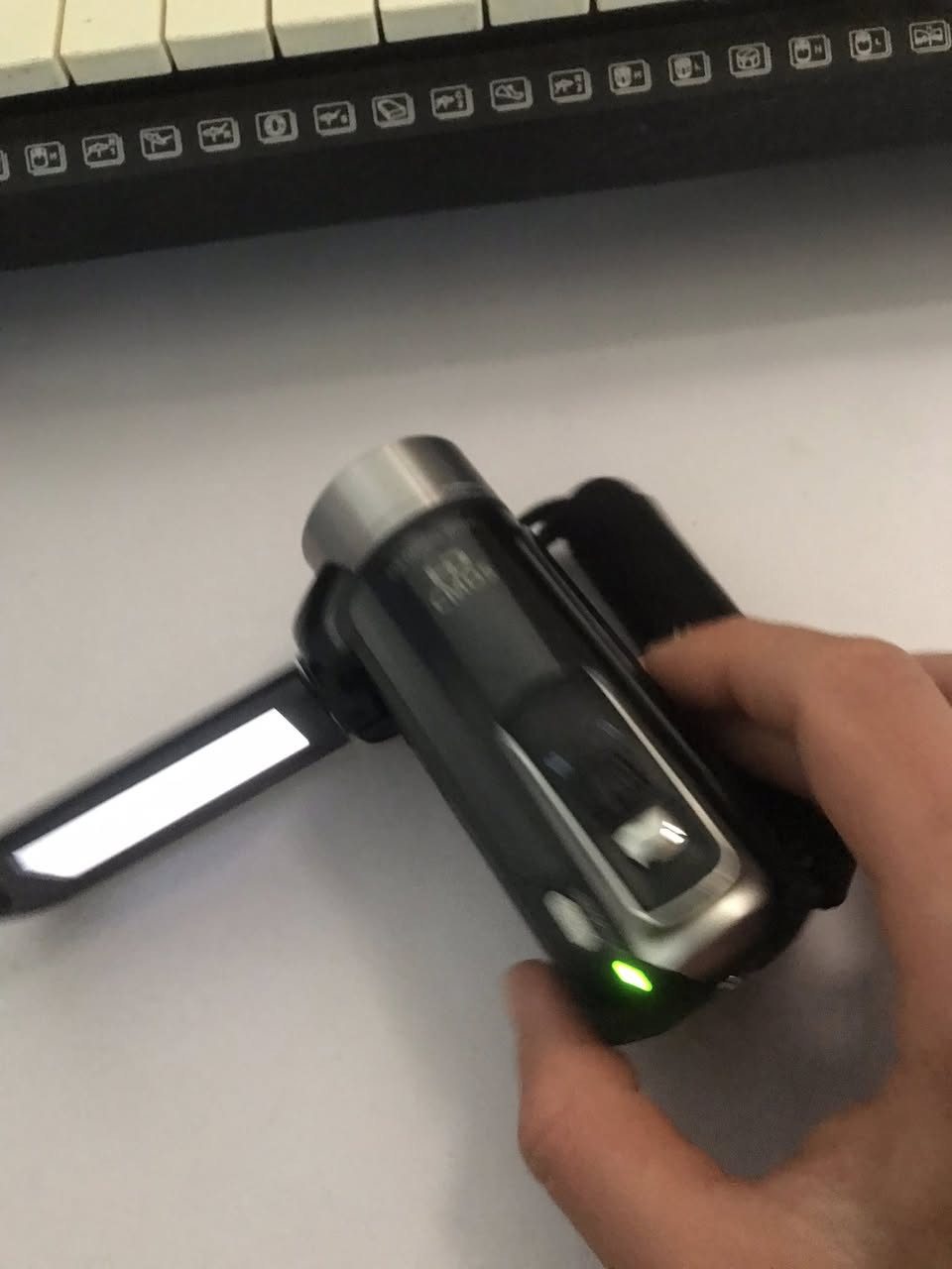 كاميرة كانون 1080. فول ج دي 60 فريم 
نضيفة كلش  قيم ب الي يفيدك و بالعافية


**إذا كنت صاحب هذا الإعلان وتريد حذفه لأي سبب، رجاءا أرسل رسالة إلى الدعم الفني**