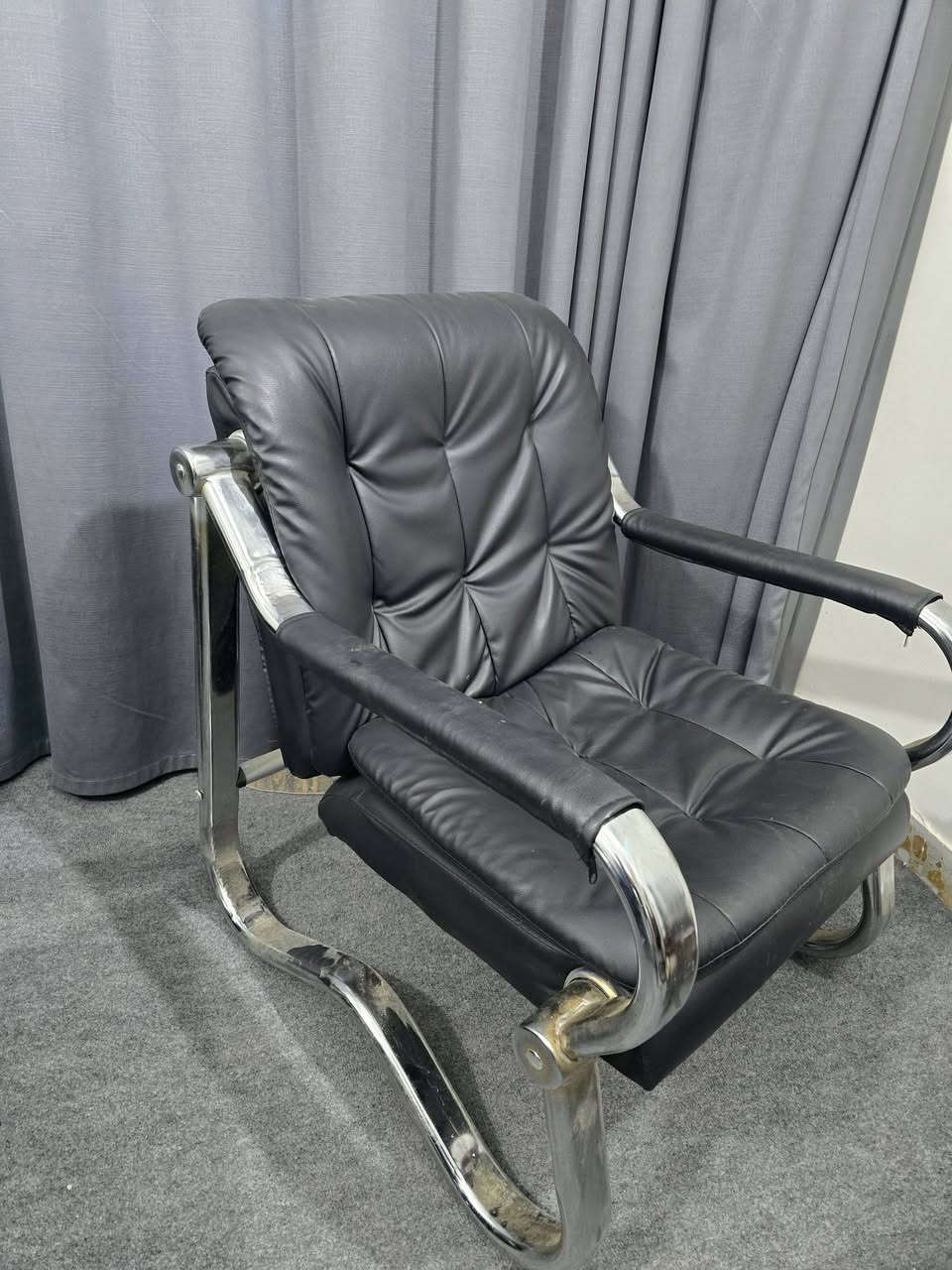 كرسي اللعاب كيمنك عدد ١
كرسي مكتبي عدد ٢ وسط 
كرسي مكتبي عدد ٢ كبير 
السعر على الخاص


**إذا كنت صاحب هذا الإعلان وتريد حذفه لأي سبب، رجاءا أرسل رسالة إلى الدعم الفني**