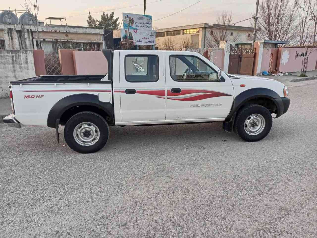 نیسان پیکاب یابانی ٢٠١٠  
نمونە لە جوانیو خاوێنی سەیارەکە زۆر توندوتۆلو بێکێشەیە یەک دینار مەسرەفی تێدانیە ماڵی دۆستە گێڕو مەکینەی نەکراوەتەو بەشەرت ئەکسلو دەبڵگێڕو گشت گیانی بەشەرت نەکراوەتەوە سەیرەکە هەموو گیانی لەسەر دەقی شەریکە ماوەتەوە  بەناوی خۆمەو سەنەوی بەسەر چوە ڕەسمی سۆ نەرەکەیم داناوە 
*********** بشدار, السليمانية
