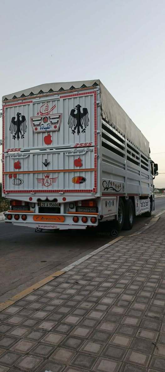 سلام عليكم سياره موديل 2004 سنويه 31 فحص وهزه جديد موصفات ريتايدر خمس طكات/ليزريات/ثلاجة/دبل مناميه/حجم 2550/محدثة جمالية/السيارات خير من الله /لاتصال على هذا الرقم/***********/////***********
