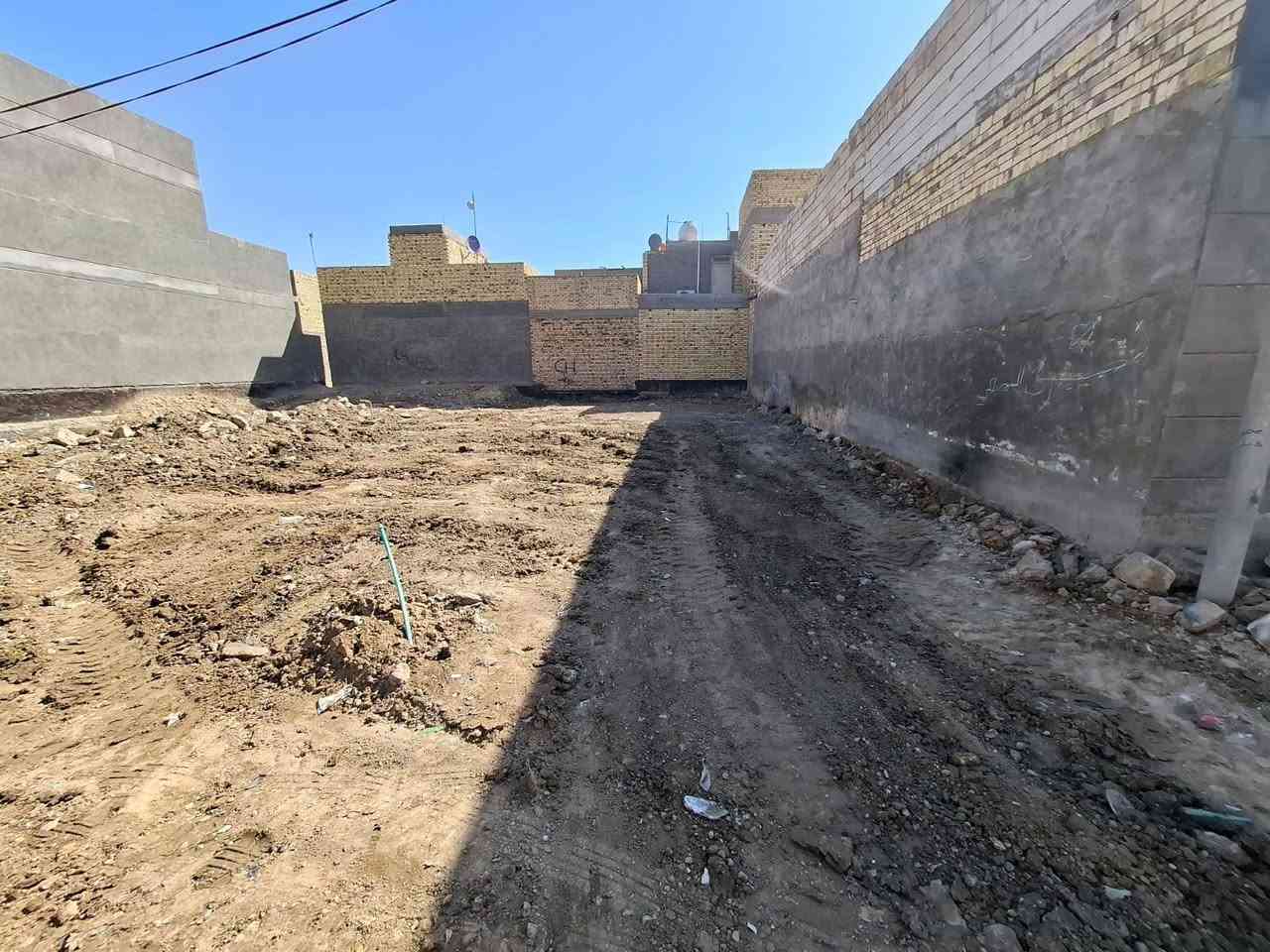 السلام عليكم
#عرصه للبيع طابو صرف الديوانيه حي الزيتون قريبه كلش للشارع العام وقرب مخبز النخيل سادس عرصه عن الشارع العام الرئيسي 
المساحه 200 متر الواجهه 10 و النزال 20
للاستفسار ***********
اجازه بناء كامله جاهزه لقرض الإسكان
المنطقه ماء خطين ومجاري وحاليا بمرحله القلع للشوارع
