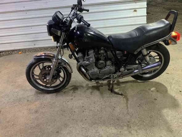 السلام عليكم دراجه للبيع او مراوس بفورزه حسب القناعه ياماها 750ccدراجه خير من الله محرك مفتوح مكاني بغداد التاجي للأستفسار ***********بي واتس
