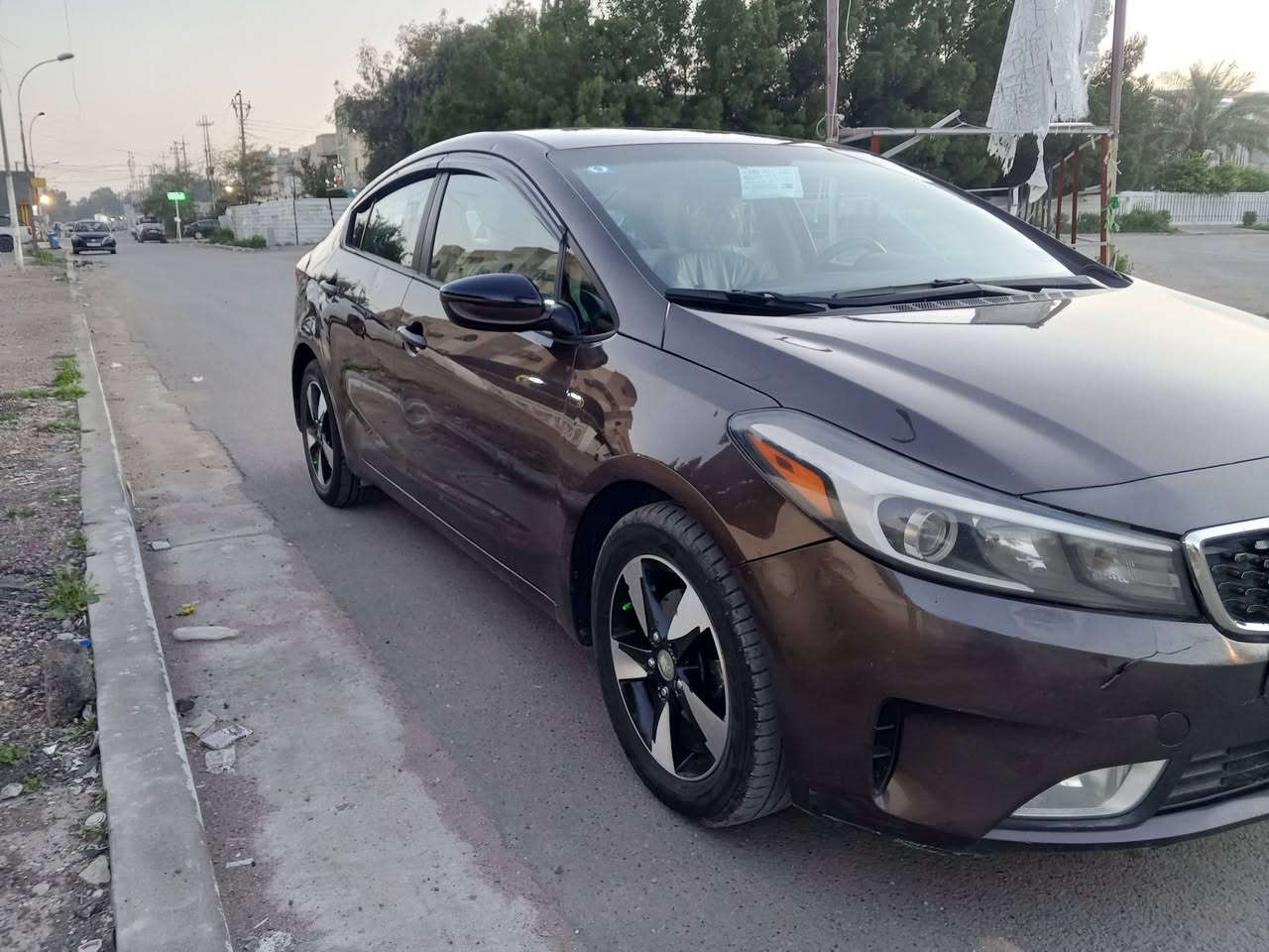 سلام عليكم فورتي للبيع 2017 مكينه وكير جدد لا صرف ولا بتخير تبريد وتدفئه منضومه زنون شاشه اصليه تحكم استيرن تخم تاير ويل كب صدر امامي خلفي مكينه 2000 دوش اخوان السياره باسمي بيهه قطعه وحده جاملق خلفي من أمريكا بدون دواخل بجم كبس سنويه لل 28 العنوان بغداد شهداء البياع السعر 113 رقم الهاتف ***********
