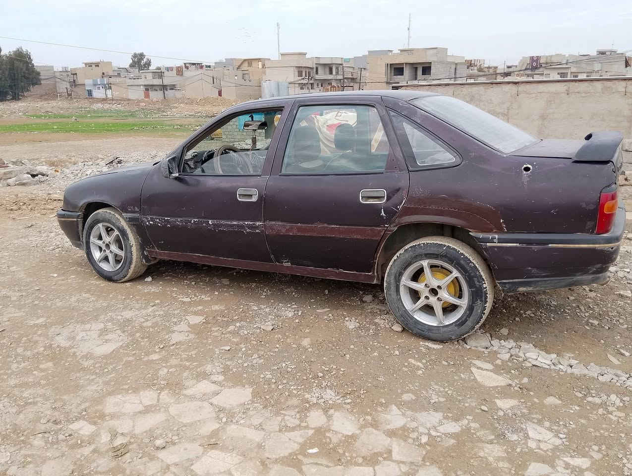 وبل فكتره حجم 16رقم ديالي الماني مشروع وطني طخم تاير جديد وضع شركة بس دوسات ودواير  كاربون با نزين بيه مكان موصل السعر 26رقم ***********
