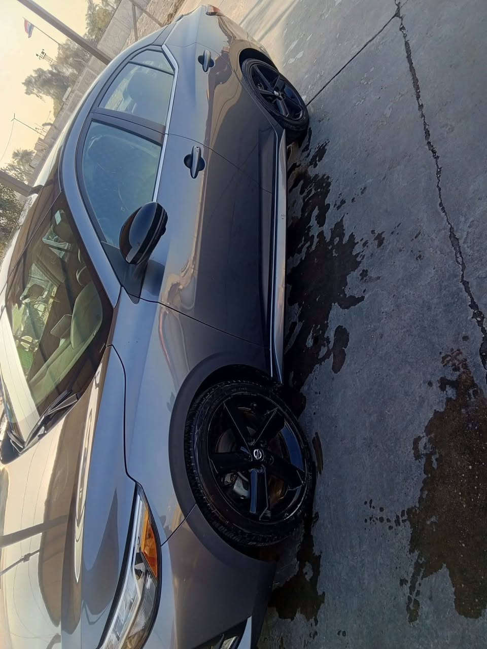 نيسان سنترا SR2022(الشكل الجديد) 
موديل : 2022 رقم بغداد معوقين (المعواق ولد شاب يداوم وزارة الصحه)
الصنف : SR رياضي  فوال مواصفات واحد على واحد
سعه المحرك : 2000 cc 

الوارد :وارد امريكي حادث تخريب  

السعر135
المواصفات:
• بصمه تشغيل
•بصمه ابواب كشنات جلد
•ويل كاب SR رياضي 
•شاشه:فتح سقف سلايت
•كامرات اربعه امامي وخلفي وجانبي  (نظام مساعدة عدم الانحراف عن الطريق)
•رادار امامي للوقوف المفاجئ 
رادار جانبين
•رادار خلفي للوقوف المفاجئ 
•حساس مرايا جانبيه
•تحديد مسار
• قياده ذاتيه  
• تشغيل عن بعد 
• تحكم ستيرن
•مثبت سرعه
• بلوتوث  
•حجر بيئه بلادي بجم كبس وجميع اربيكات سليمه مكفوله من لغد وشاصي
 تواصل عل (***********) متواجد عل خاص أو وتساب
