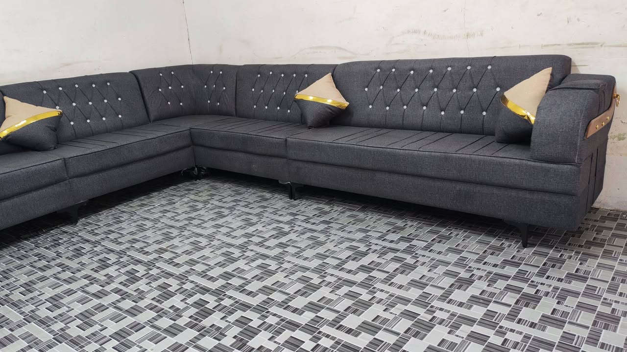 ديوان 11 مقعد تسكام بلوك اسود جديد السعر 300 المكان كربلاء يوجد توصيل  ***********
